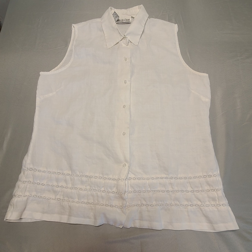 Carlie's Court Linen Sleeveless Top Womens Large White Lace Hem Button Down
